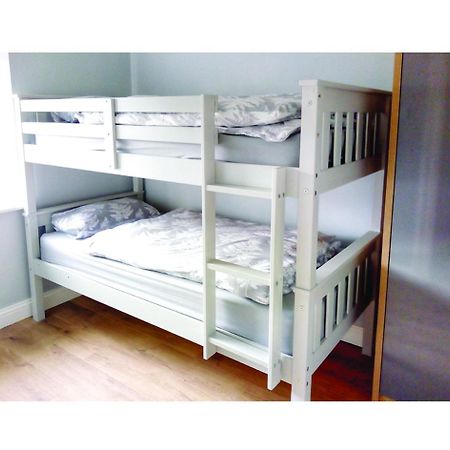 Ardess Number 25 Self Catering Apartments Ederney מראה חיצוני תמונה