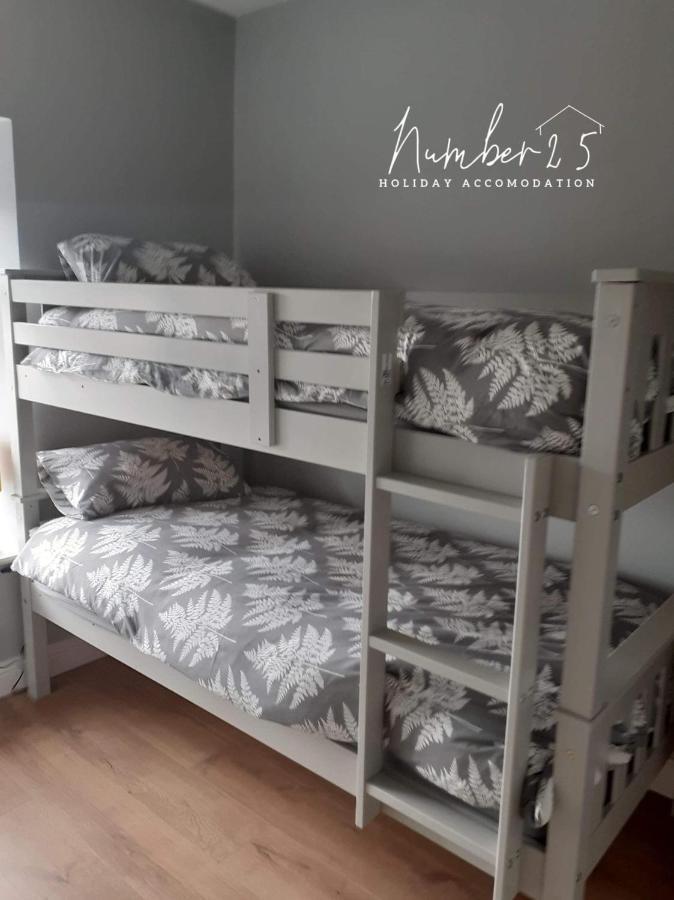 Ardess Number 25 Self Catering Apartments Ederney מראה חיצוני תמונה