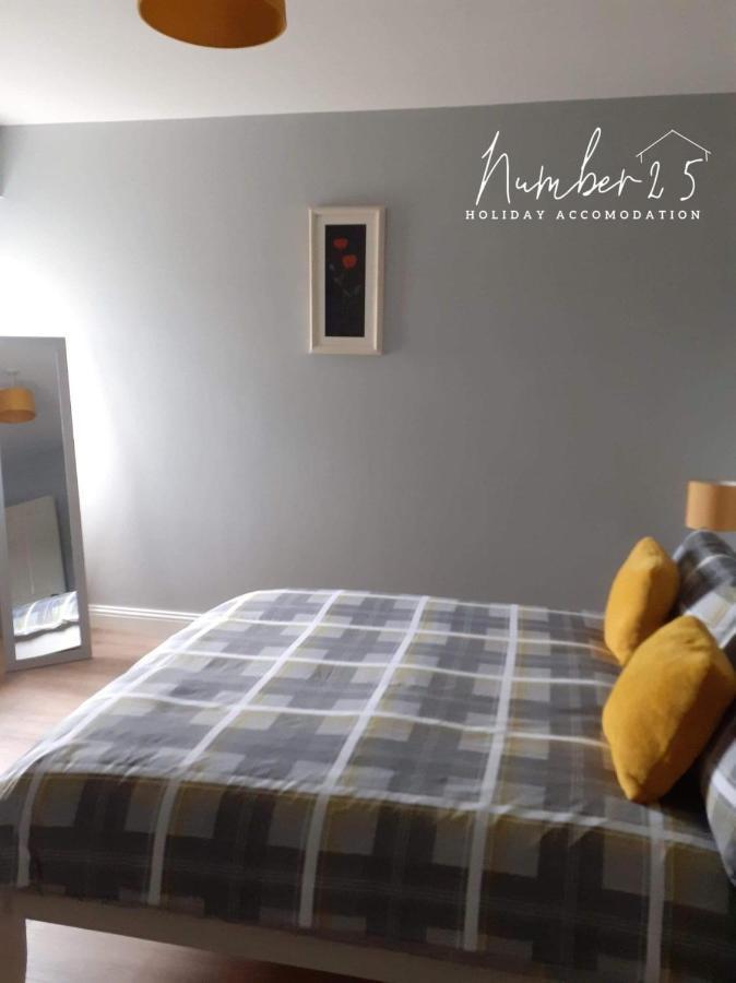 Ardess Number 25 Self Catering Apartments Ederney מראה חיצוני תמונה