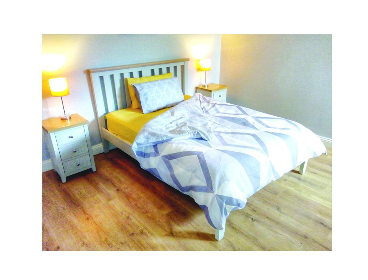 Ardess Number 25 Self Catering Apartments Ederney מראה חיצוני תמונה